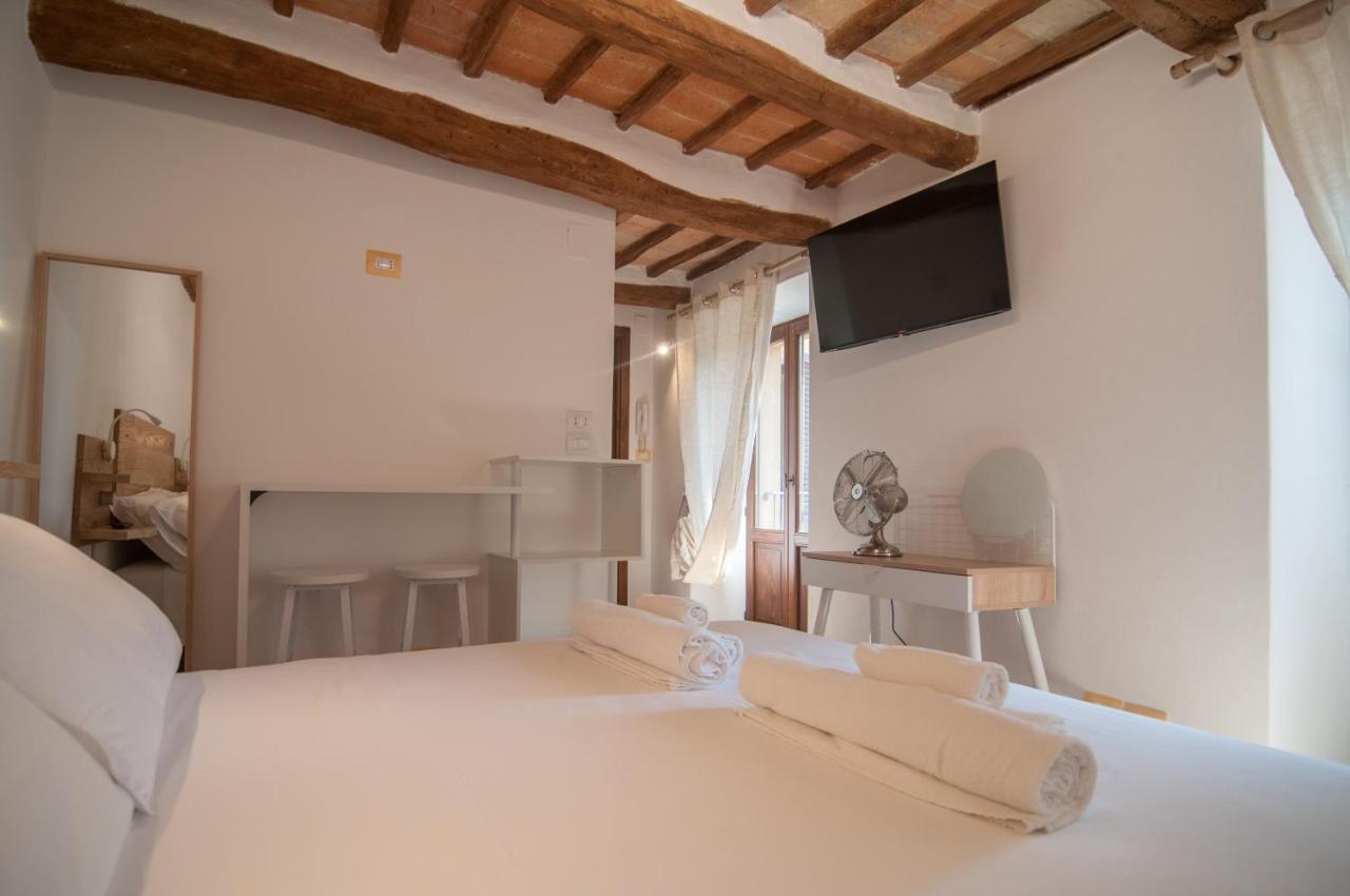 Отель Umbrian Concierge - La Casa Dei Pellari Перуджа Экстерьер фото