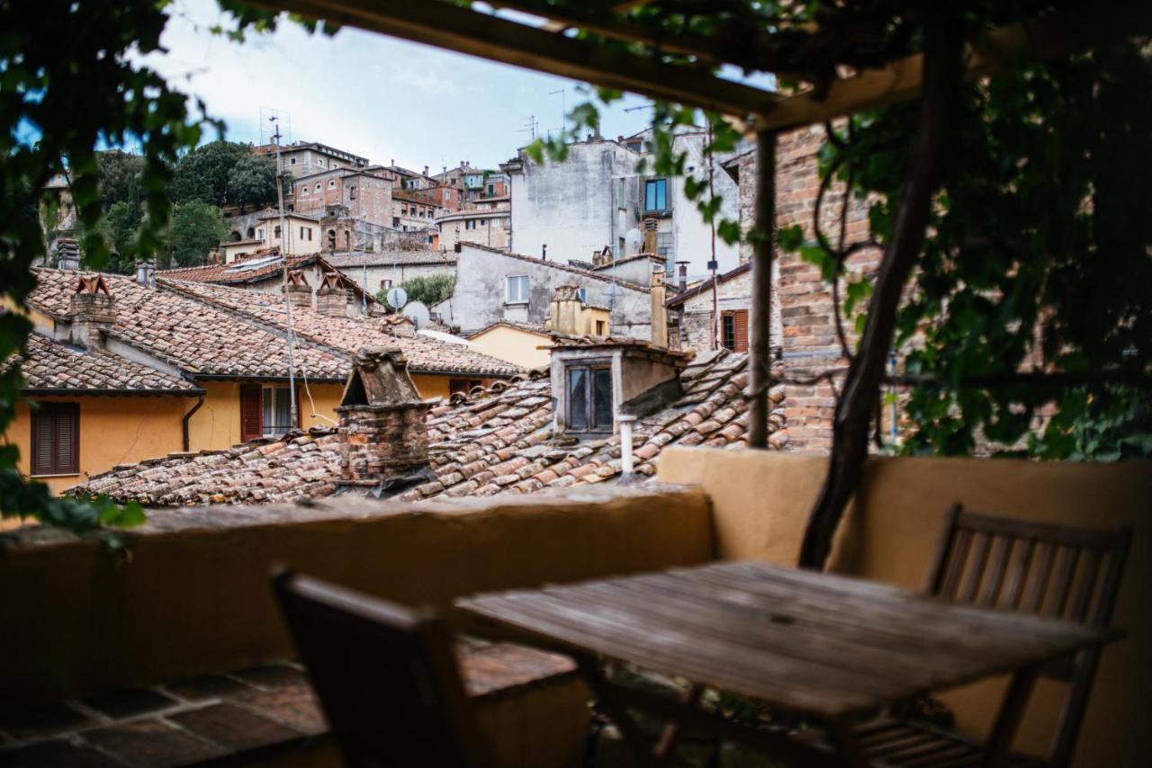 Отель Umbrian Concierge - La Casa Dei Pellari Перуджа Экстерьер фото