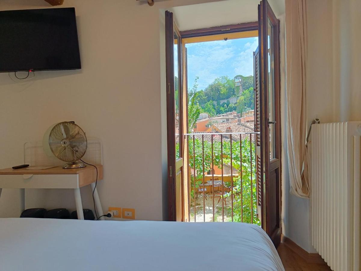 Отель Umbrian Concierge - La Casa Dei Pellari Перуджа Экстерьер фото