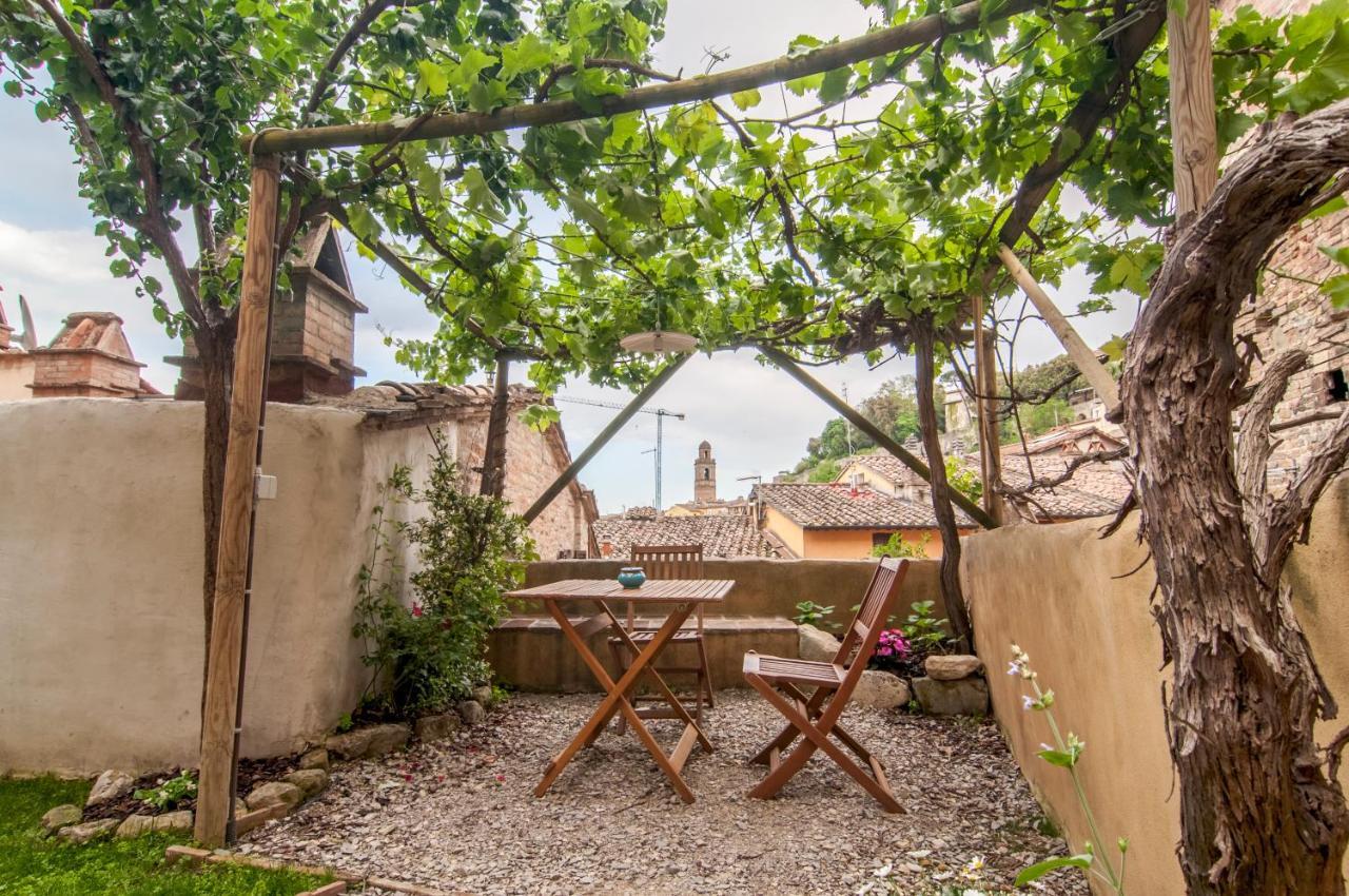 Отель Umbrian Concierge - La Casa Dei Pellari Перуджа Экстерьер фото